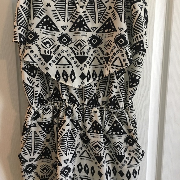 Aztec romper - Picture 2 of 4